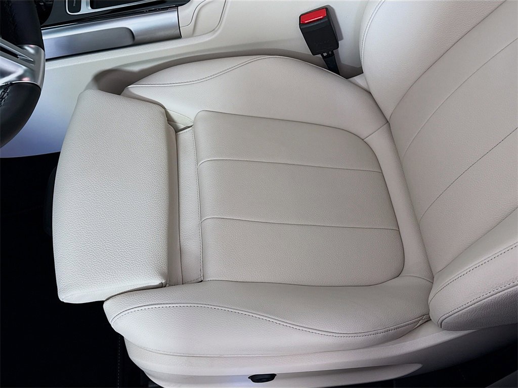 Used 2025 Mercedes-Benz GLB 250 4MATIC image 18