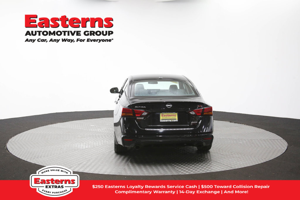 Used 2023 Nissan Altima 2.0 SR FWD image 40