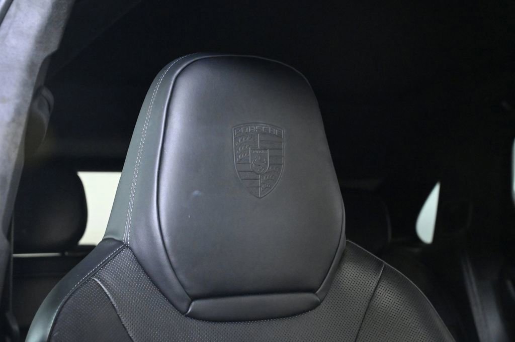 Certified 2022 Porsche Cayenne Turbo S AWD/4WD image 21
