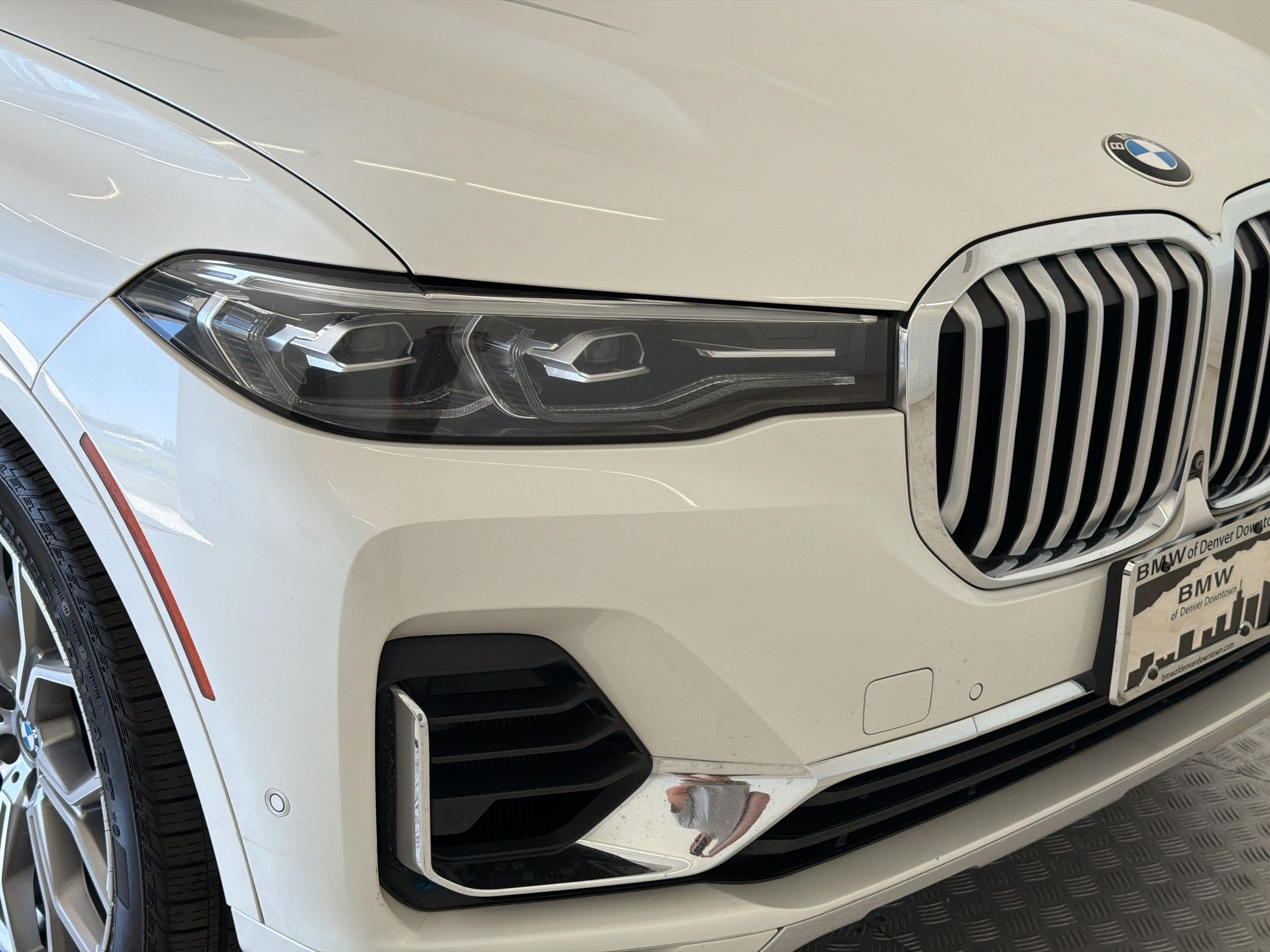 Used 2020 BMW X7 M50i AWD/4WD image 11