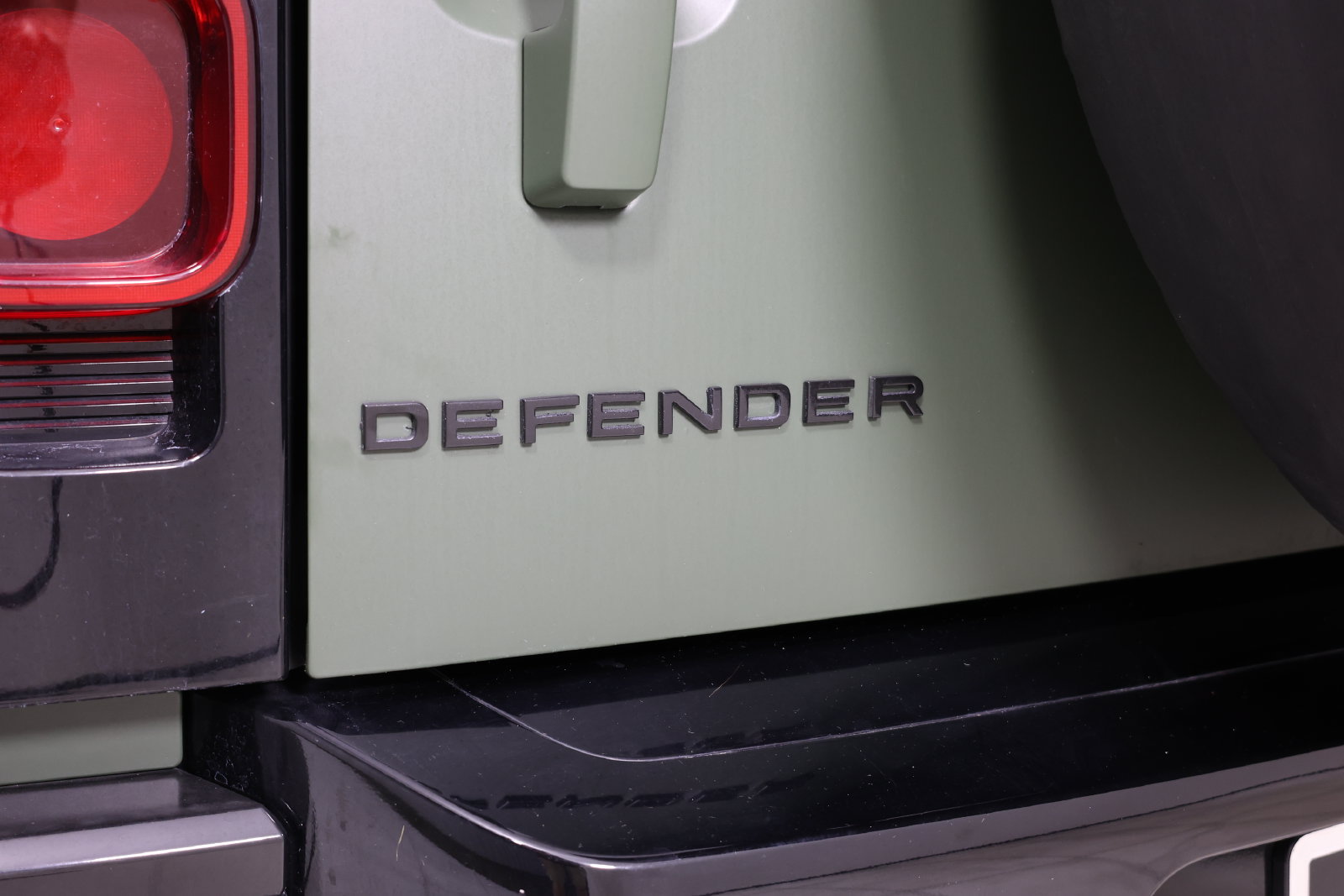 Used 2023 Land Rover Defender 90 SE AWD/4WD image 16