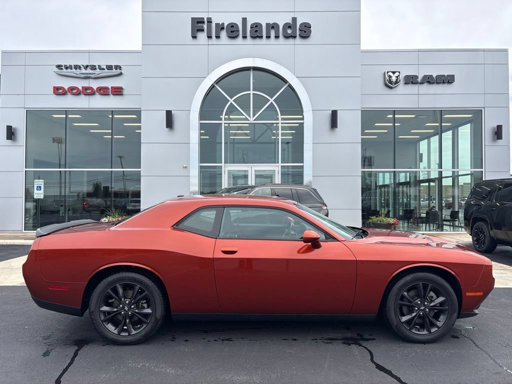 Used 2021 Dodge Challenger SXT w/ Driver Convenience Group AWD/4WD image 6