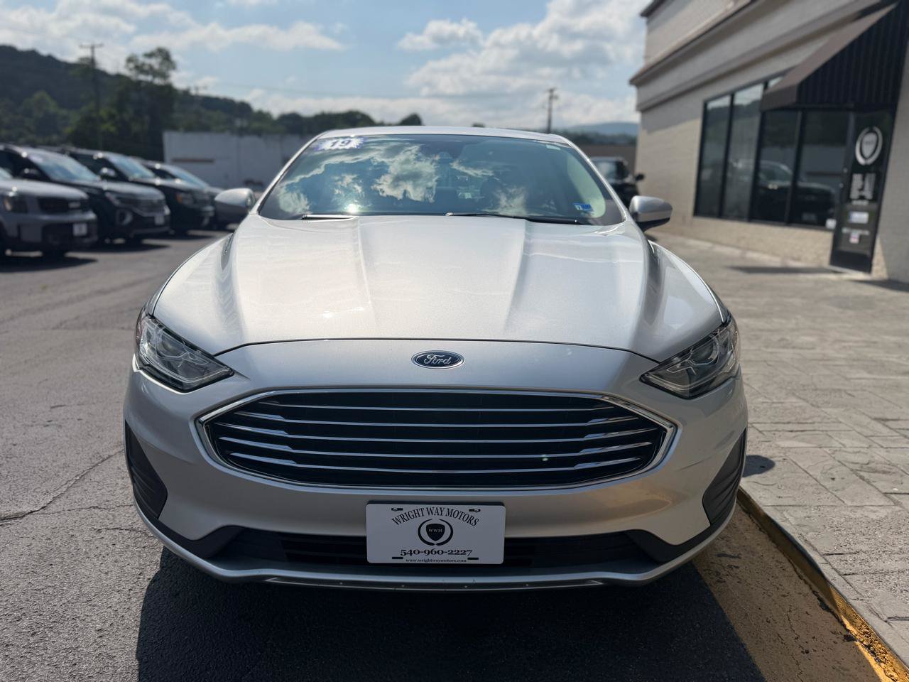 Used 2019 Ford Fusion SE FWD image 7