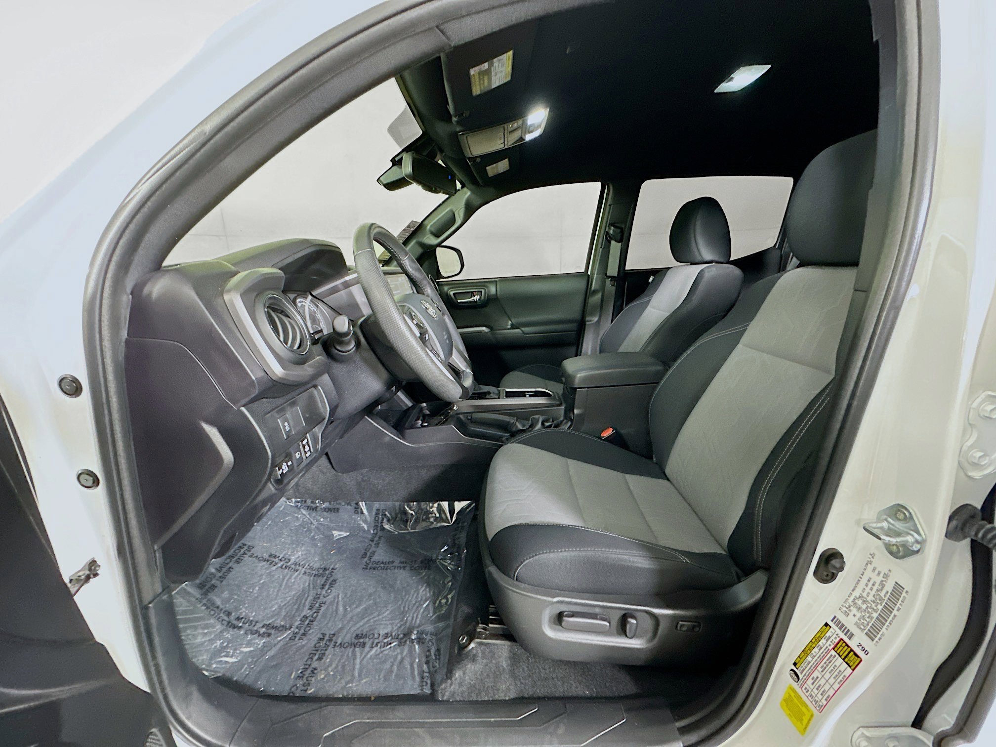 Used 2023 Toyota Tacoma TRD Off-Road w/ Technology Package image 12