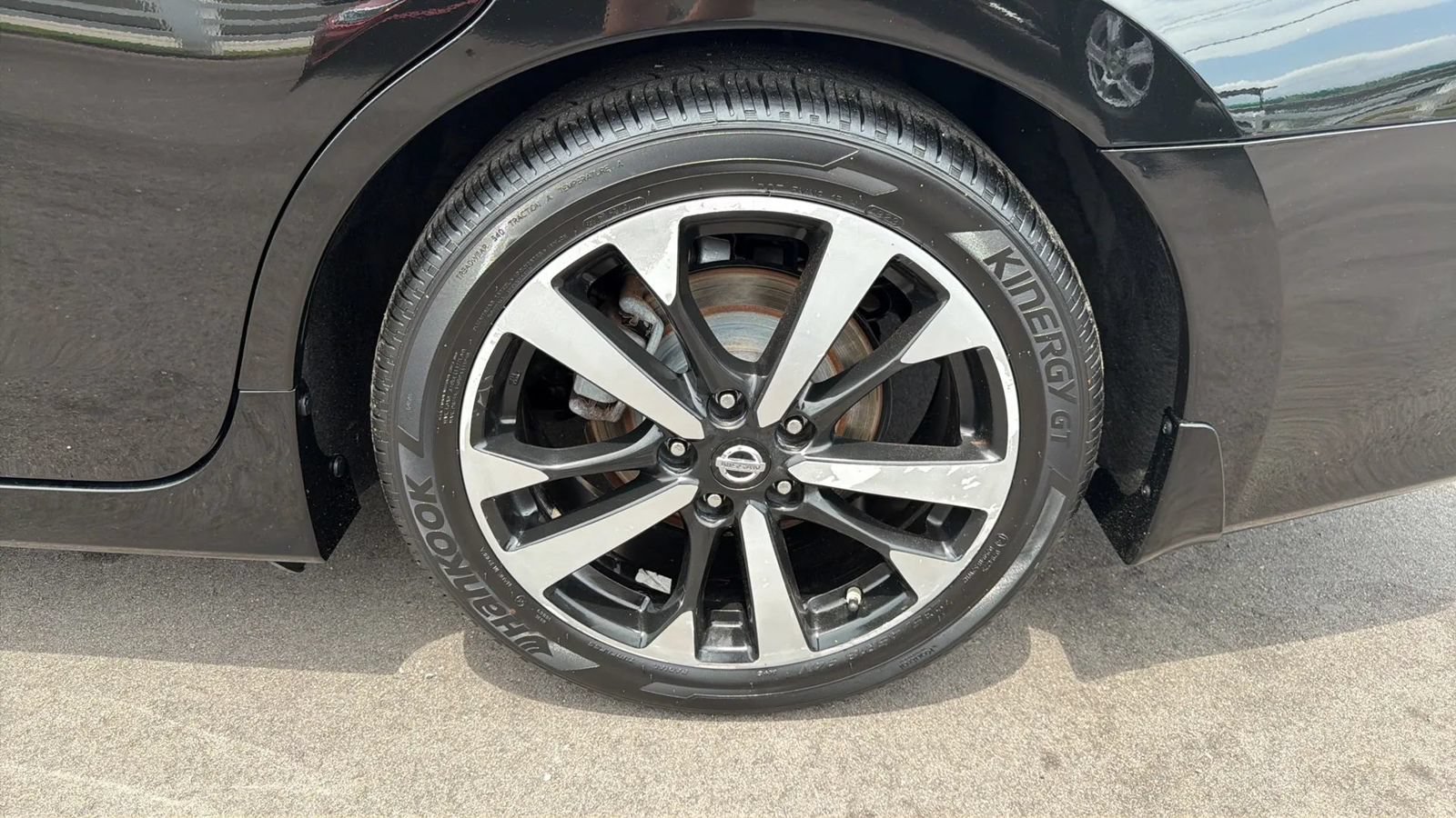 Used 2018 Nissan Altima 2.5 SR FWD image 11