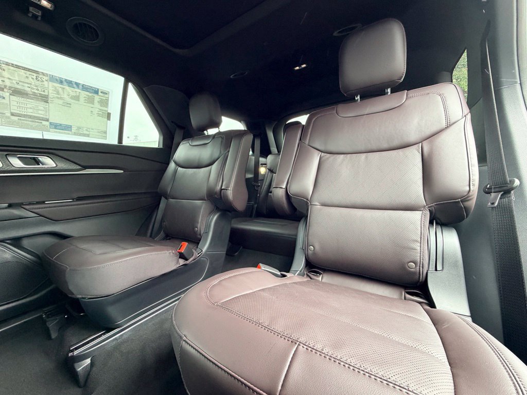 New 2027 Ford Explorer Platinum RWD image 11