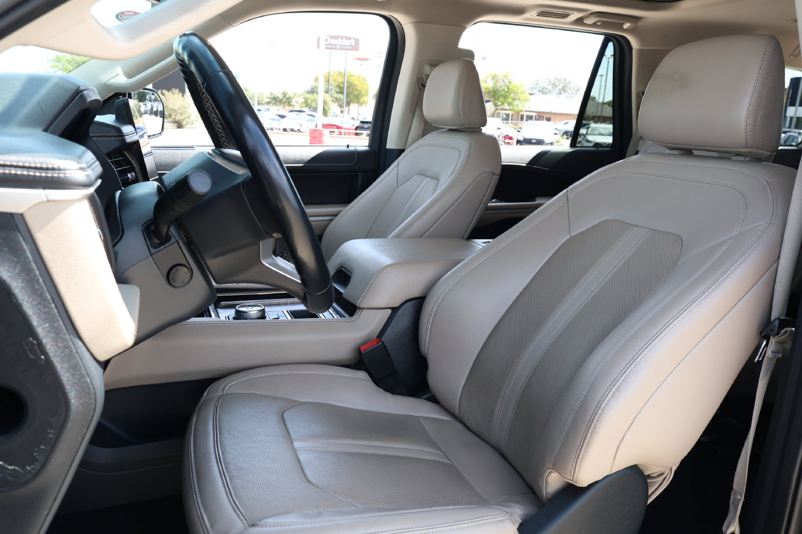 Used 2024 Ford Expedition Limited RWD image 29