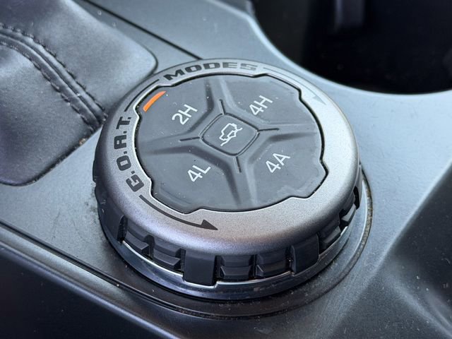 Used 2025 Ford Bronco Badlands image 14