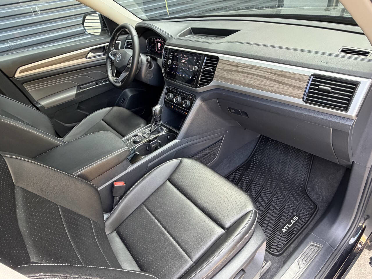 Used 2023 Volkswagen Atlas SEL AWD/4WD image 23