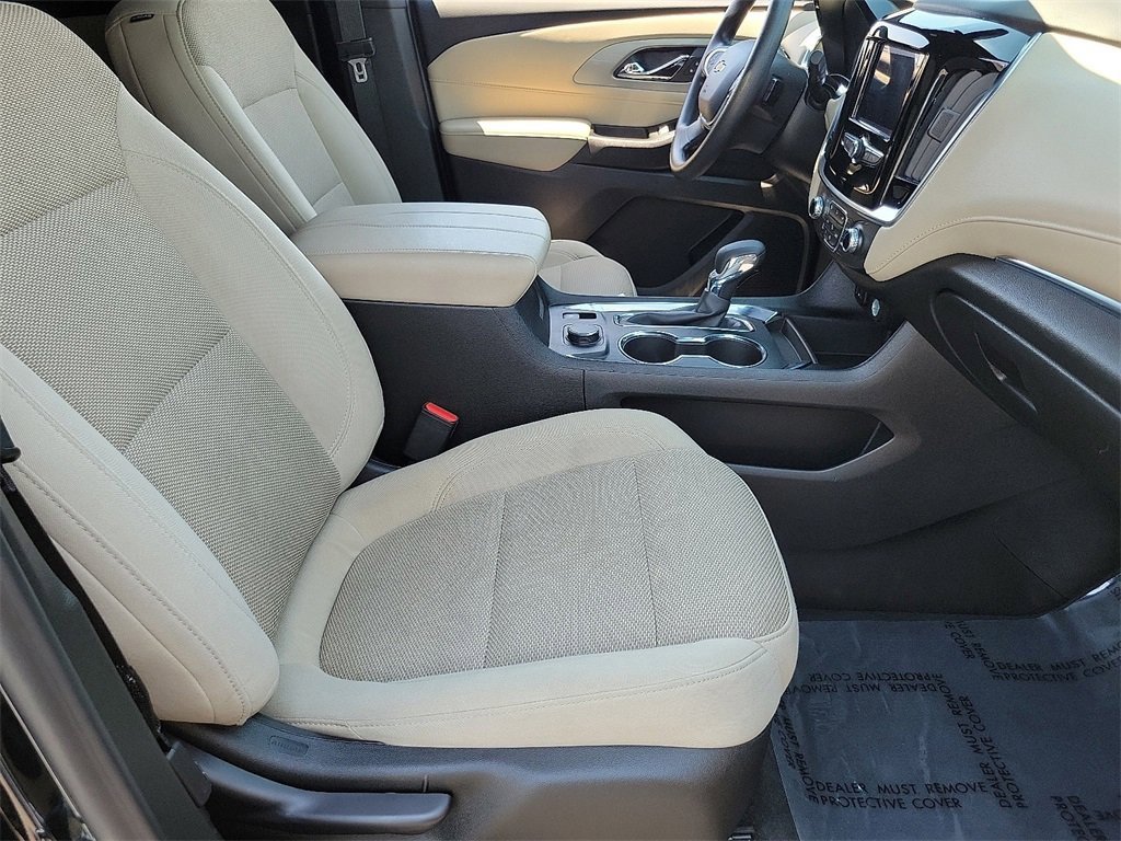 Used 2022 Chevrolet Traverse LS image 19