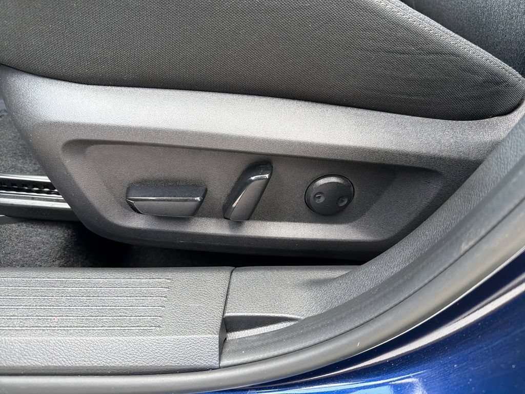 Certified 2024 Nissan Rogue SV FWD image 15