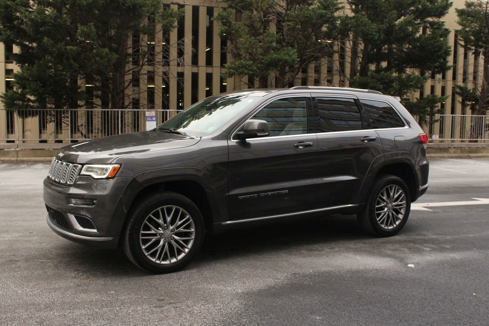 Used 2017 Jeep Grand Cherokee Summit AWD/4WD image 12