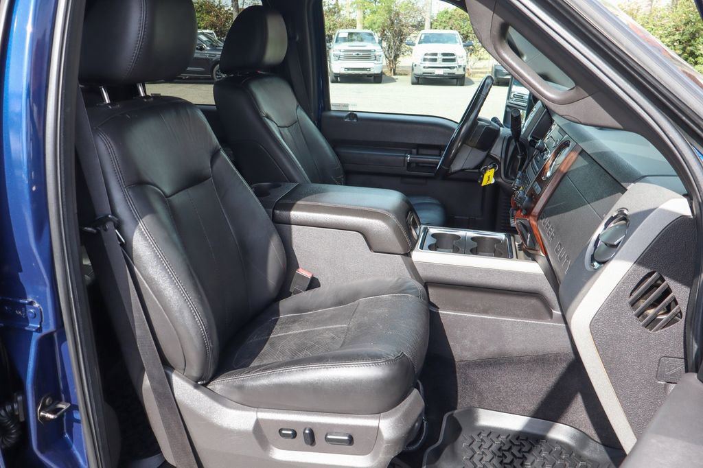 Used 2011 Ford F250 Lariat w/ Lariat Interior Pkg AWD/4WD image 48