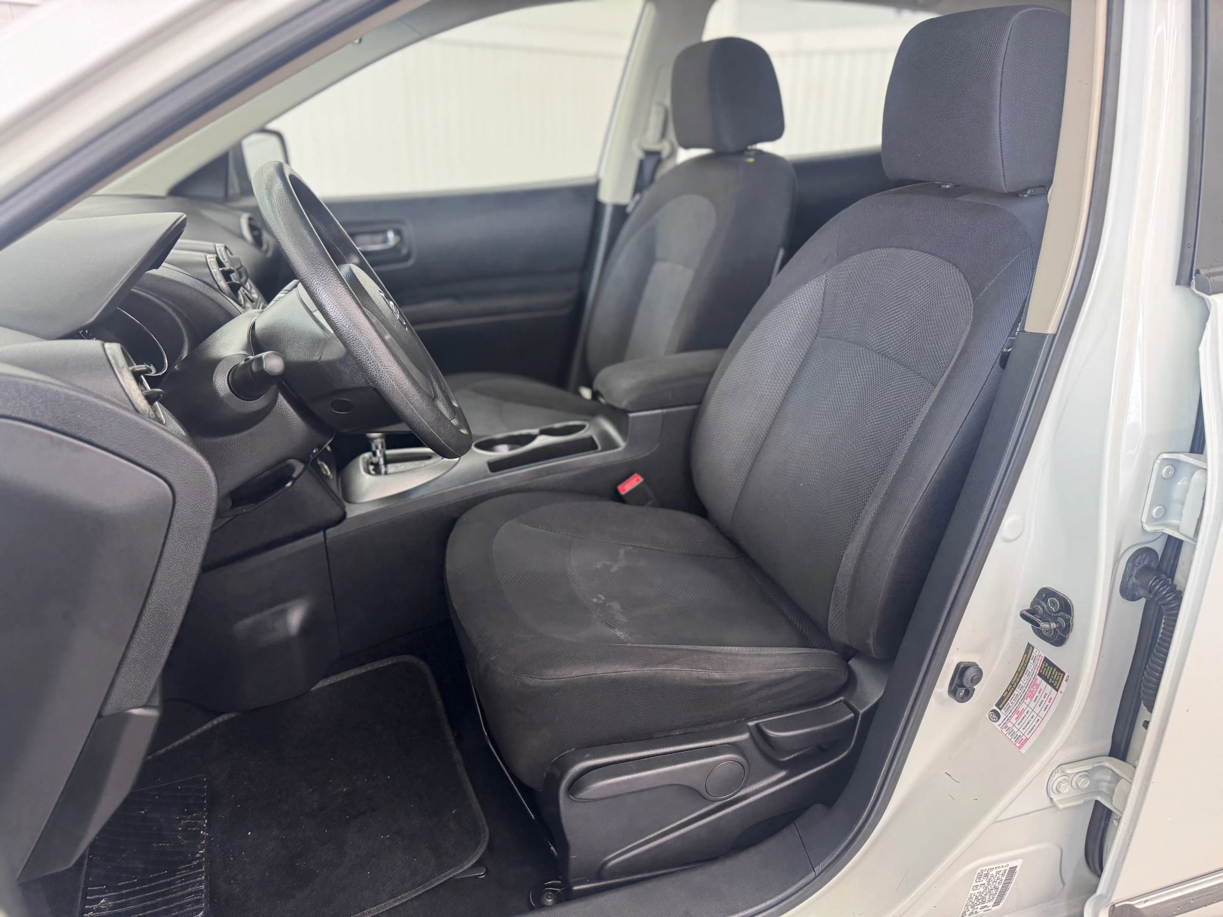 Used 2011 Nissan Rogue S image 9