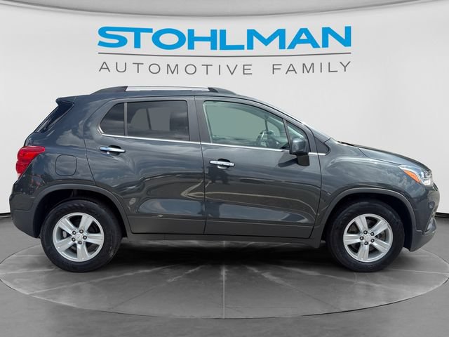 Used 2017 Chevrolet Trax LT w/ LT Convenience Package FWD image 4