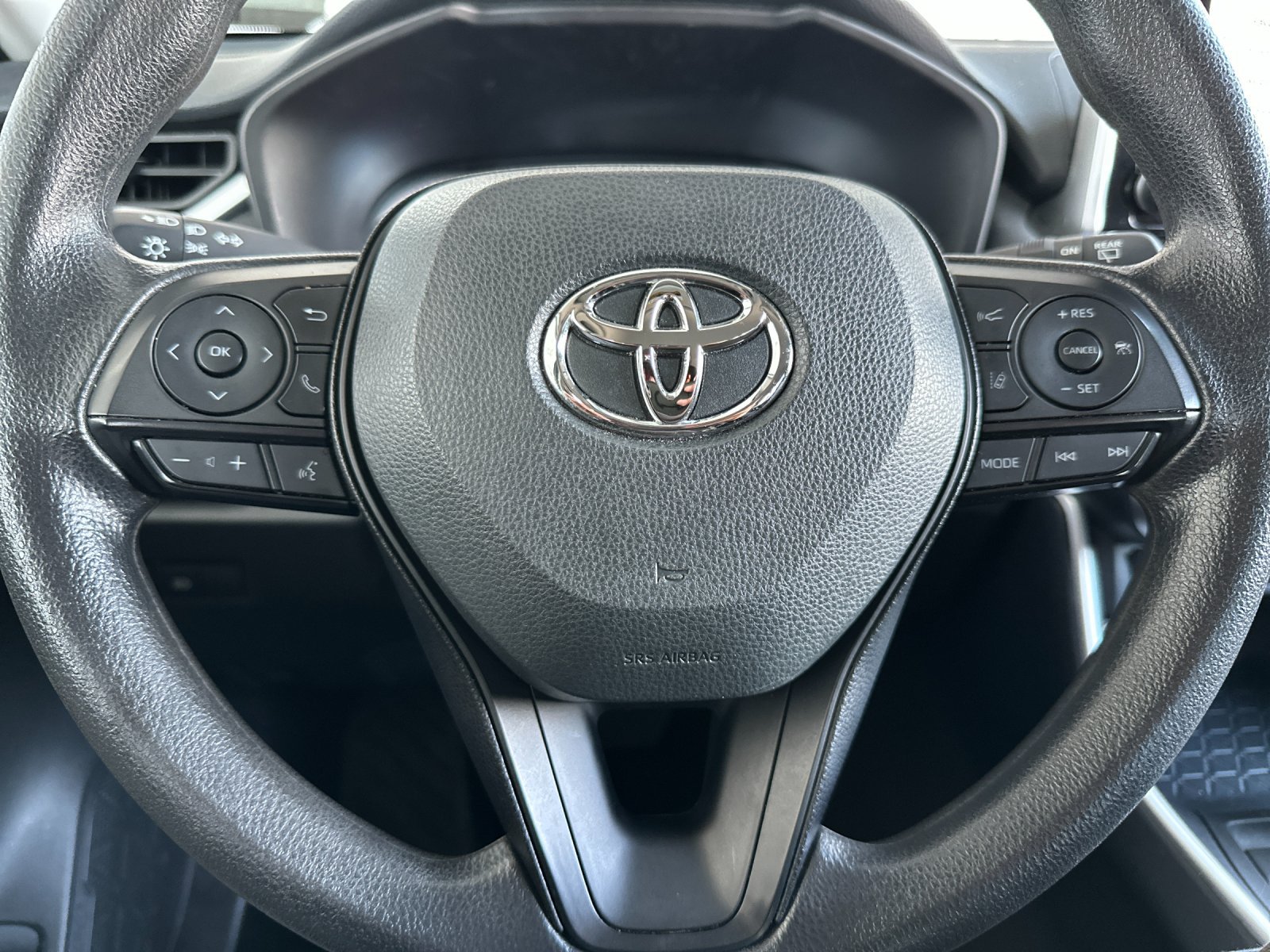 Used 2025 Toyota RAV4 XLE AWD/4WD image 23