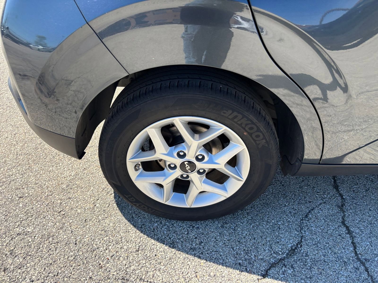 Used 2024 Kia Soul LX w/ Option Group 015 FWD image 28