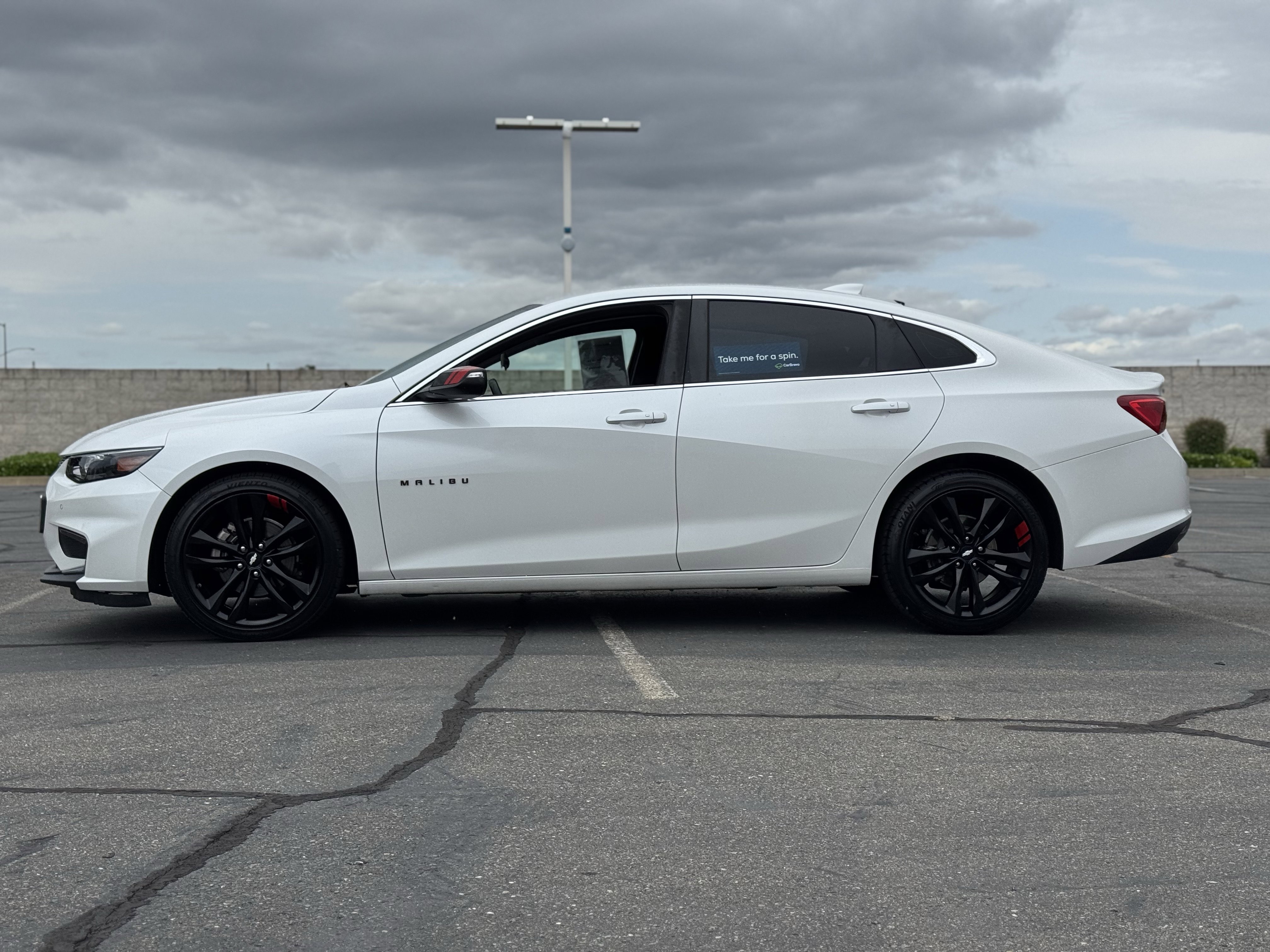 Used 2018 Chevrolet Malibu LT w/ Leather Package FWD image 4