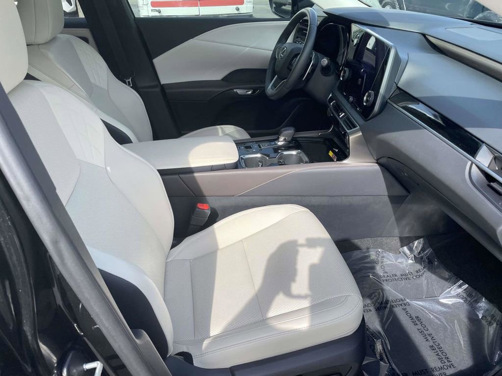 Used 2024 Lexus RX 350 FWD w/ Technology Package image 47