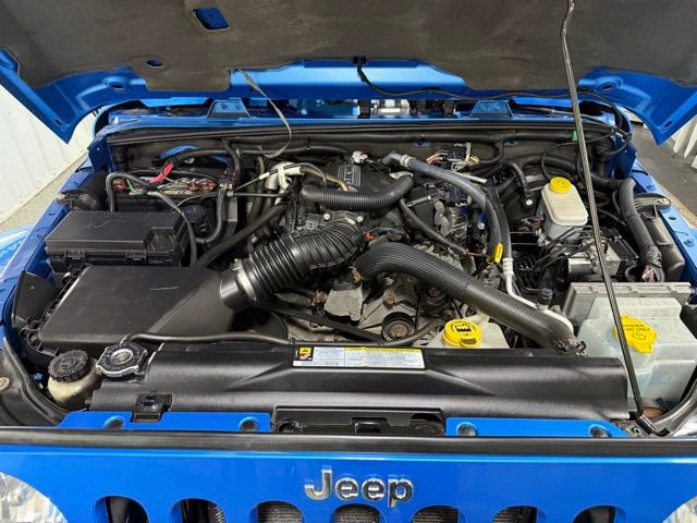 Used 2010 Jeep Wrangler Sahara AWD/4WD image 19