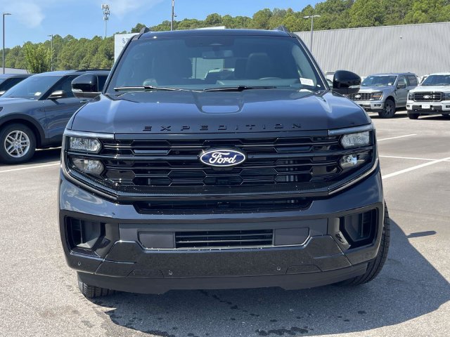 New 2027 Ford Expedition Platinum w/ Stealth Appearance Package AWD/4WD image 6