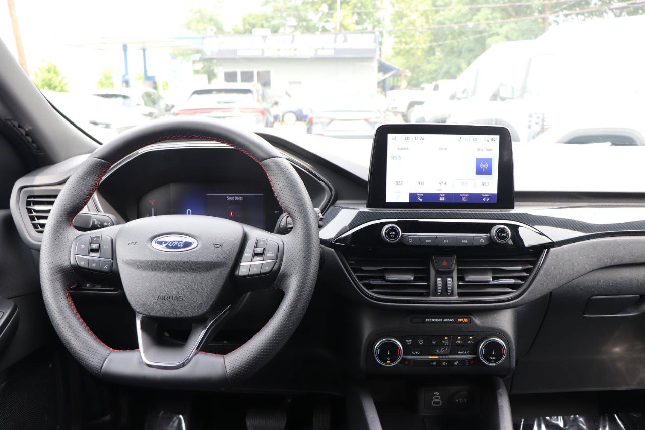 Used 2025 Ford Escape ST-Line Select AWD/4WD image 17