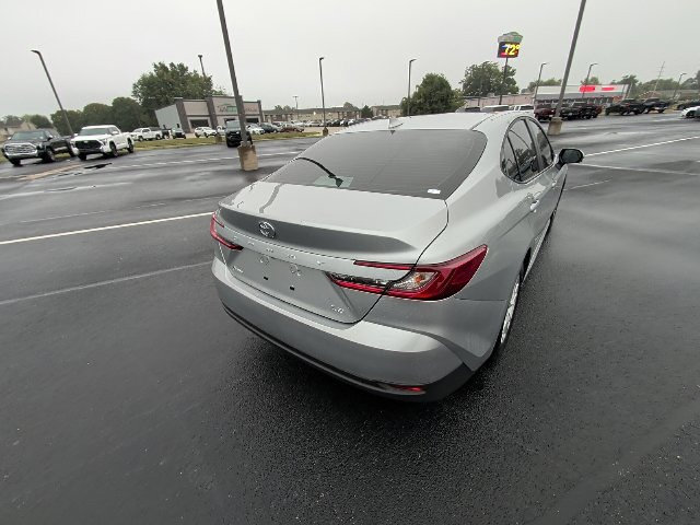 Used 2026 Toyota Camry LE FWD image 5