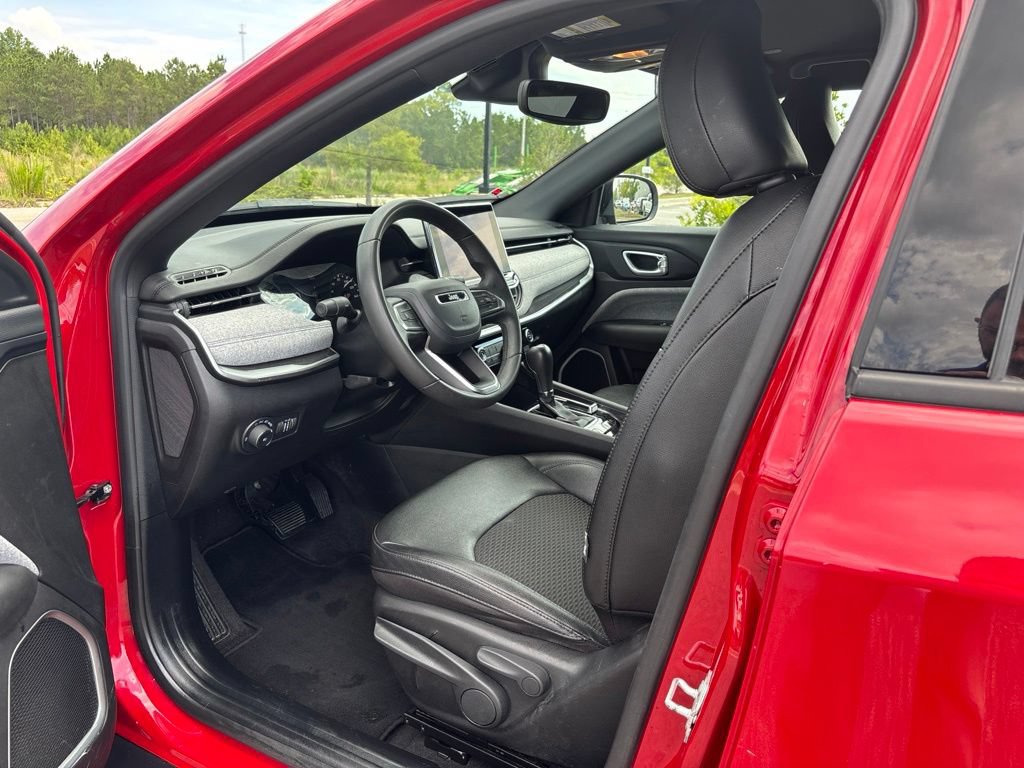 Used 2024 Jeep Compass Latitude AWD/4WD image 35