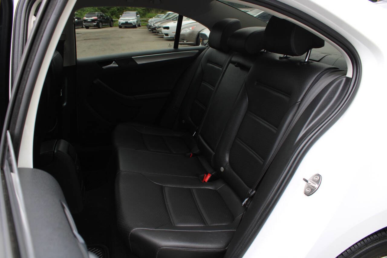 Used 2018 Volkswagen Jetta Wolfsburg Edition image 25