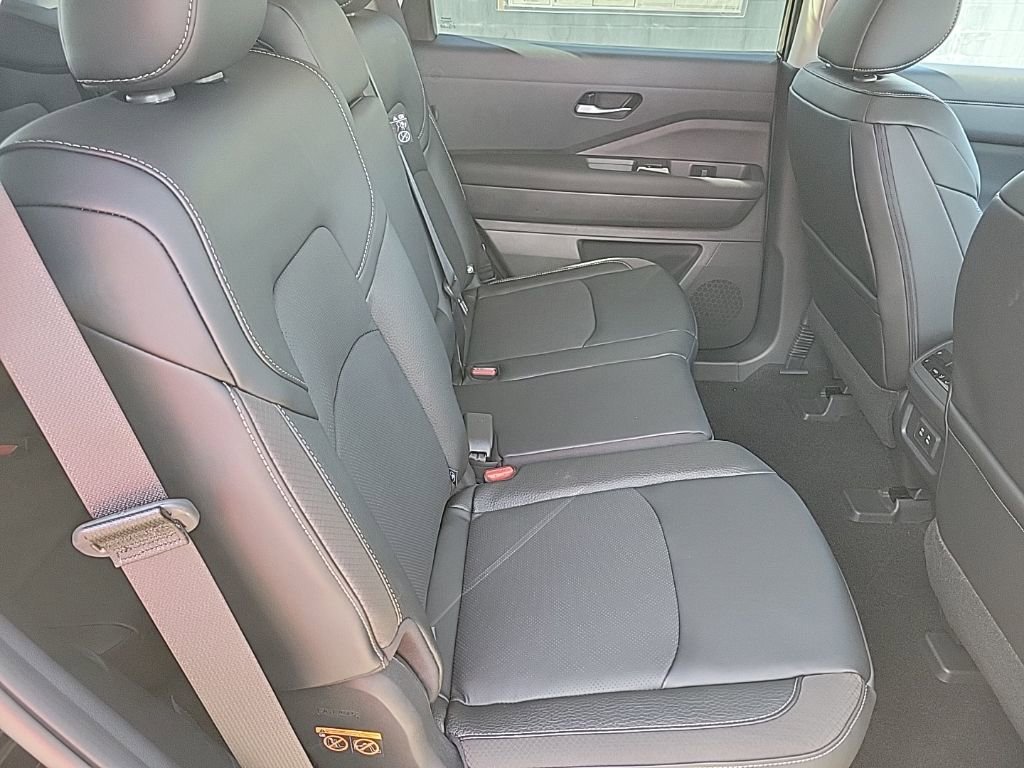 New 2026 Nissan Pathfinder SL FWD image 41