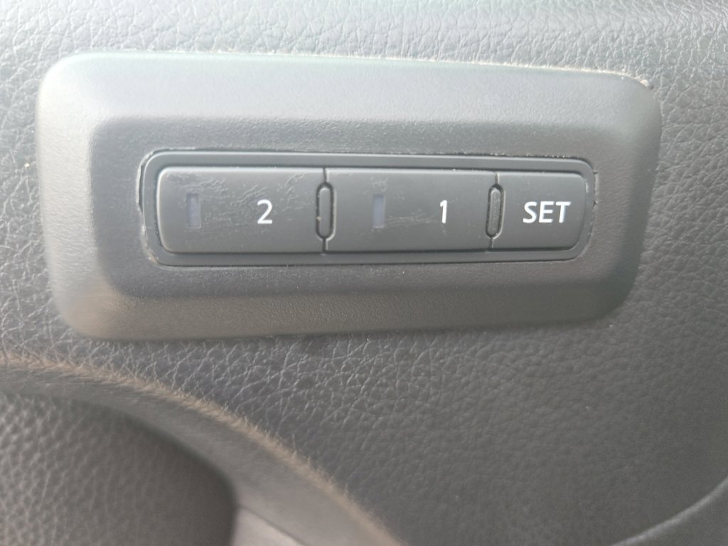 Used 2022 Nissan Titan PRO-4X w/ Pro-4x Convenience Package AWD/4WD image 24