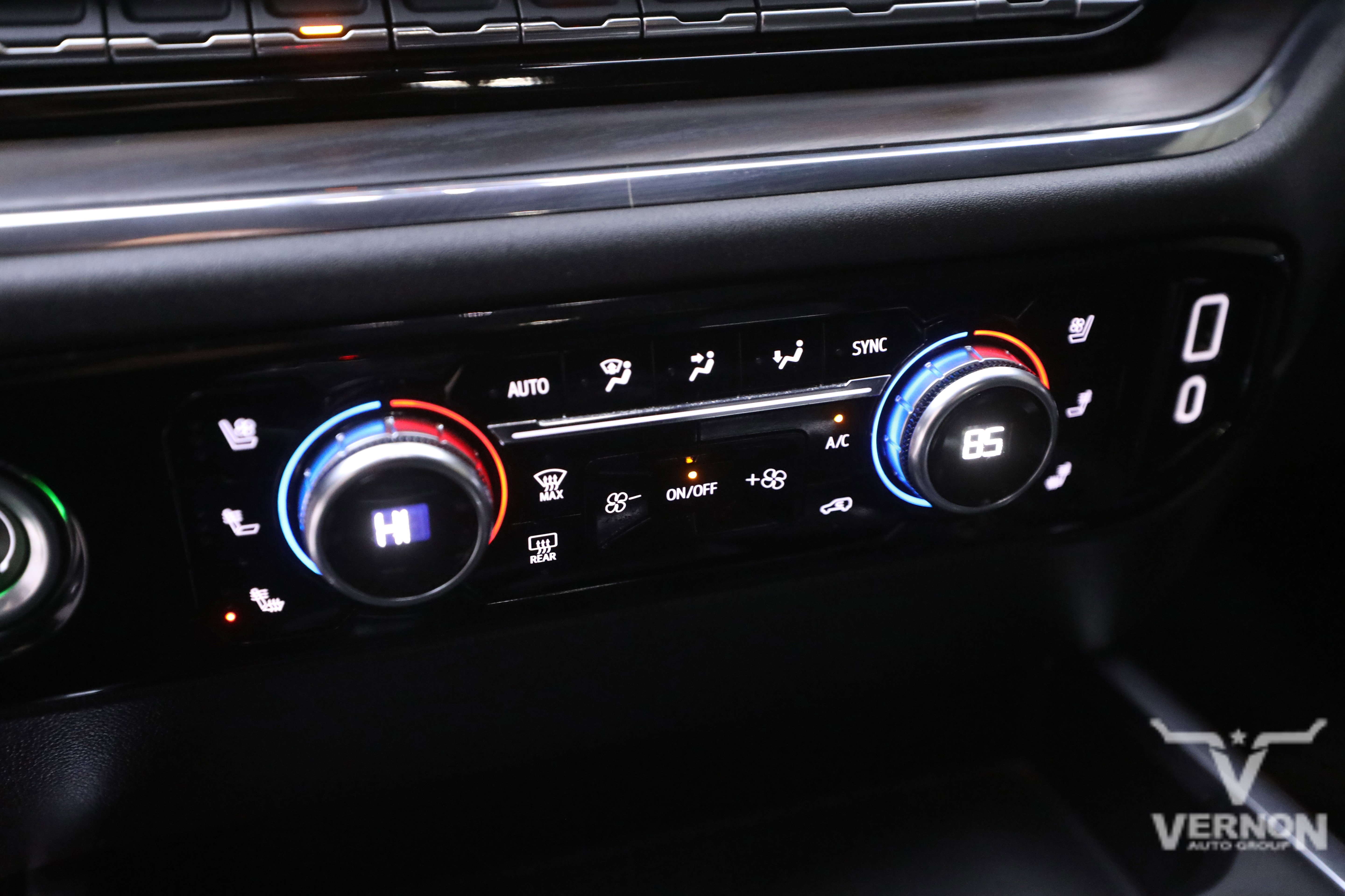 Used 2023 GMC Sierra 1500 SLT w/ SLT Premium Package image 23