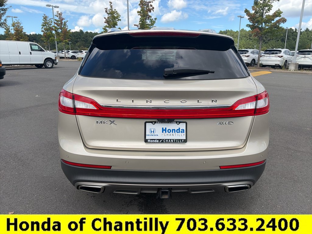 Used 2017 Lincoln MKX Select w/ Select Plus Package AWD/4WD image 6