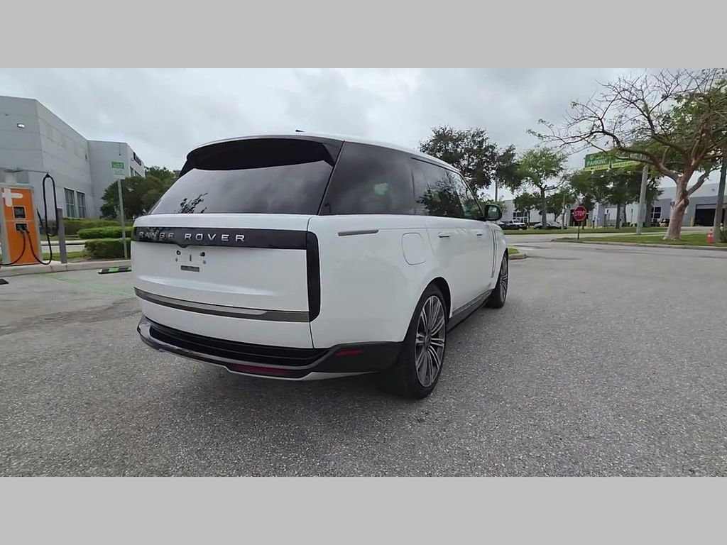 Used 2024 Land Rover Range Rover SE AWD/4WD image 34
