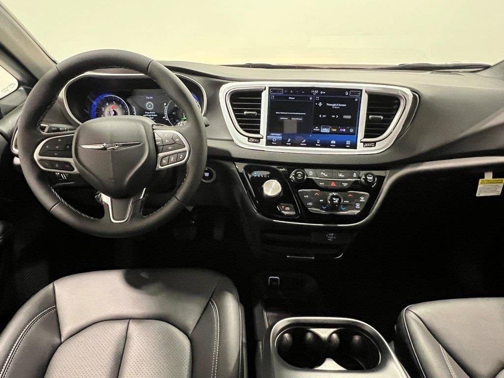 New 2026 Chrysler Voyager LX image 26