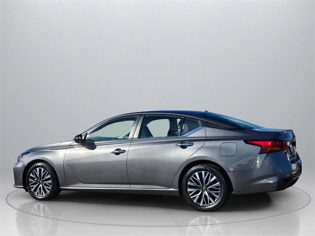 Used 2024 Nissan Altima 2.5 SV image 4