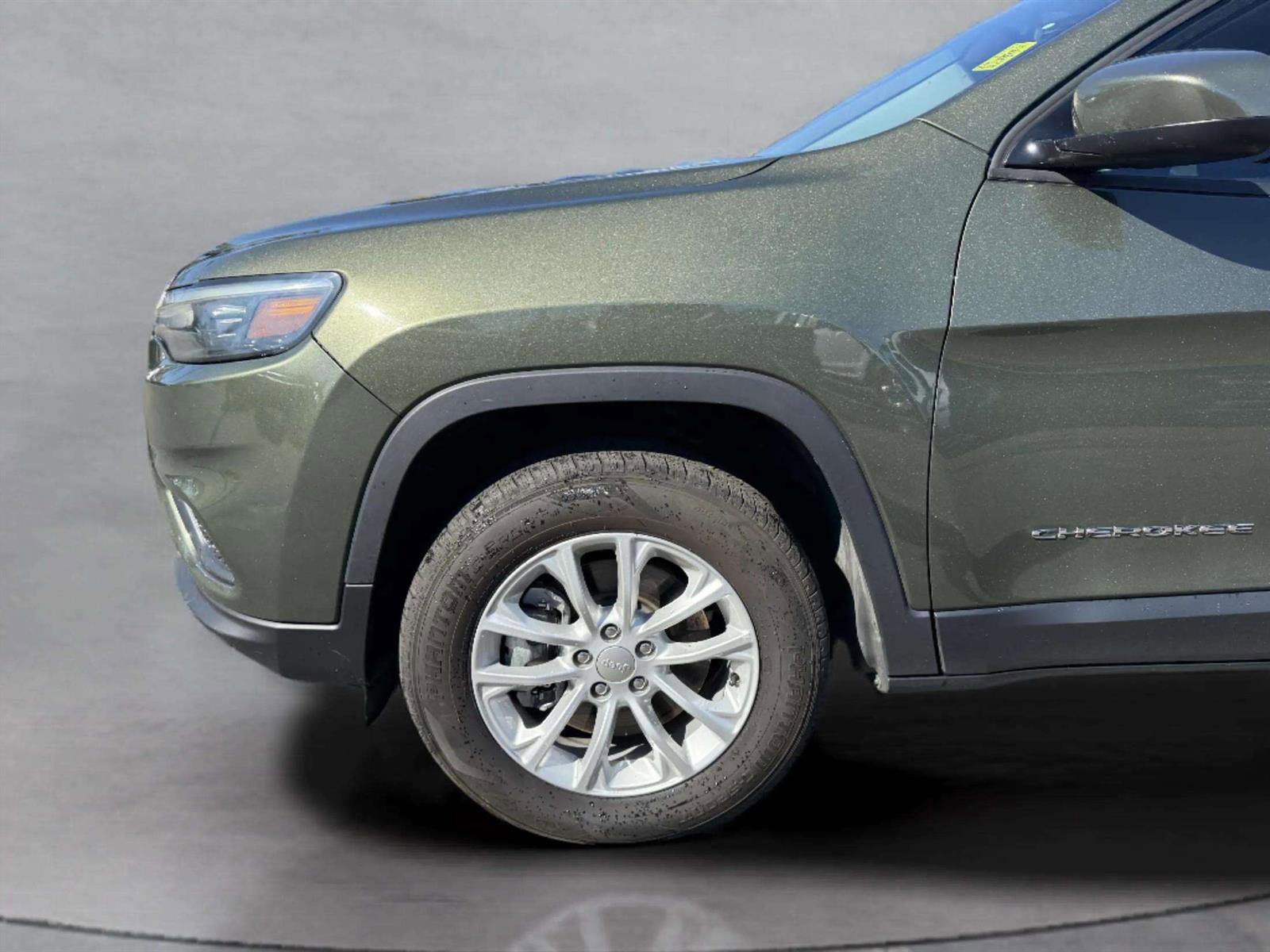 Used 2020 Jeep Cherokee Latitude image 12