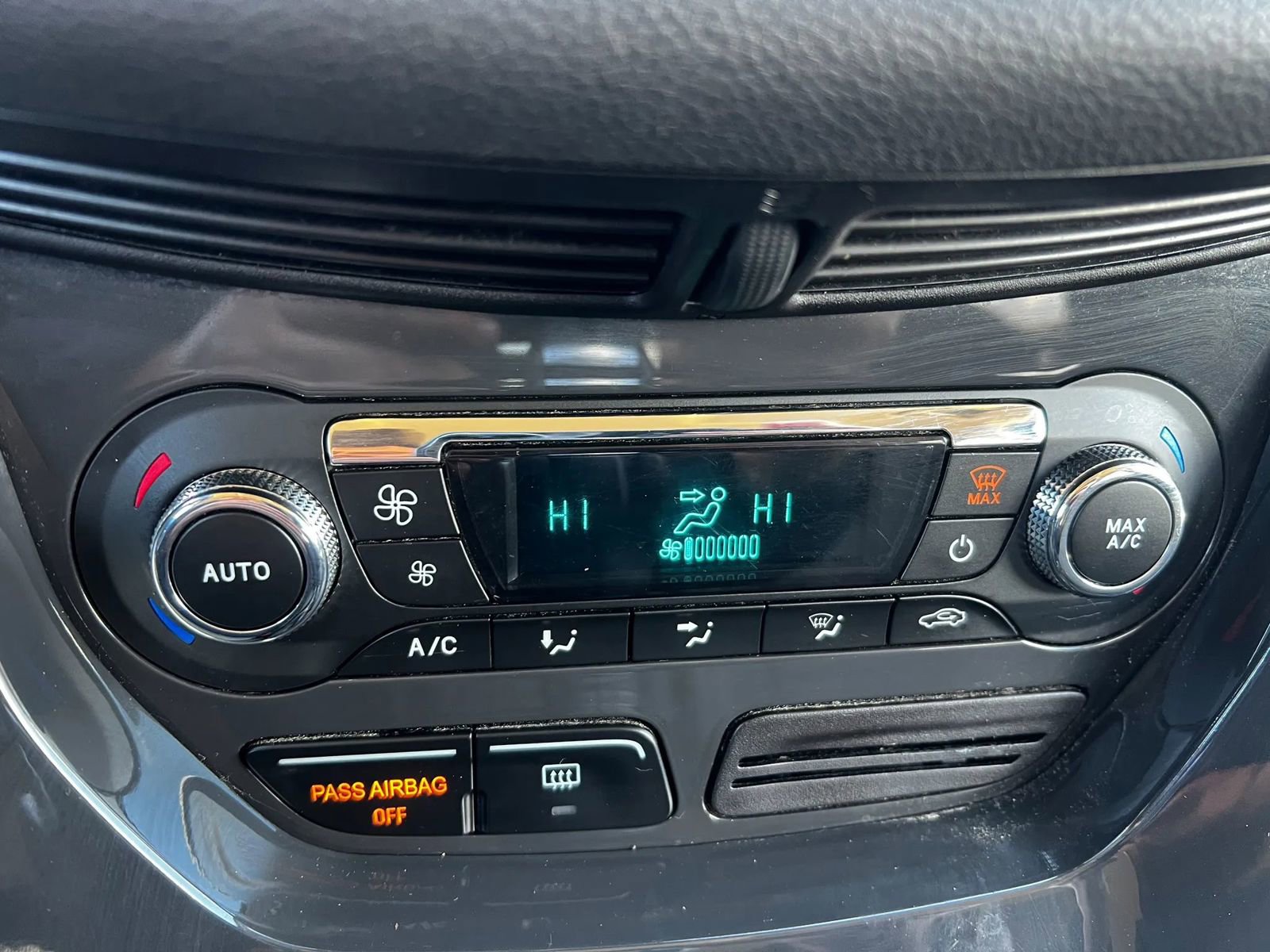 Used 2016 Ford Escape Titanium image 15