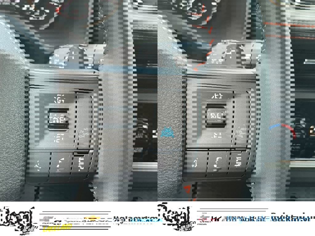 Used 2025 Nissan Rogue SV image 33