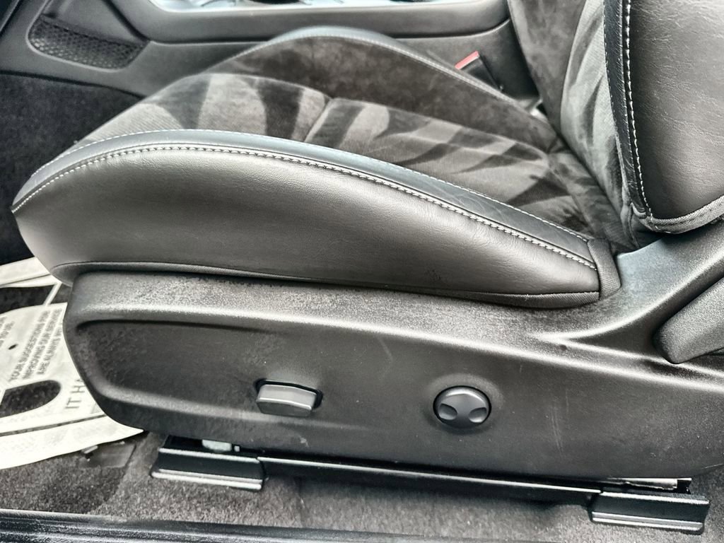 Used 2023 Dodge Challenger R/T w/ Plus Package image 18