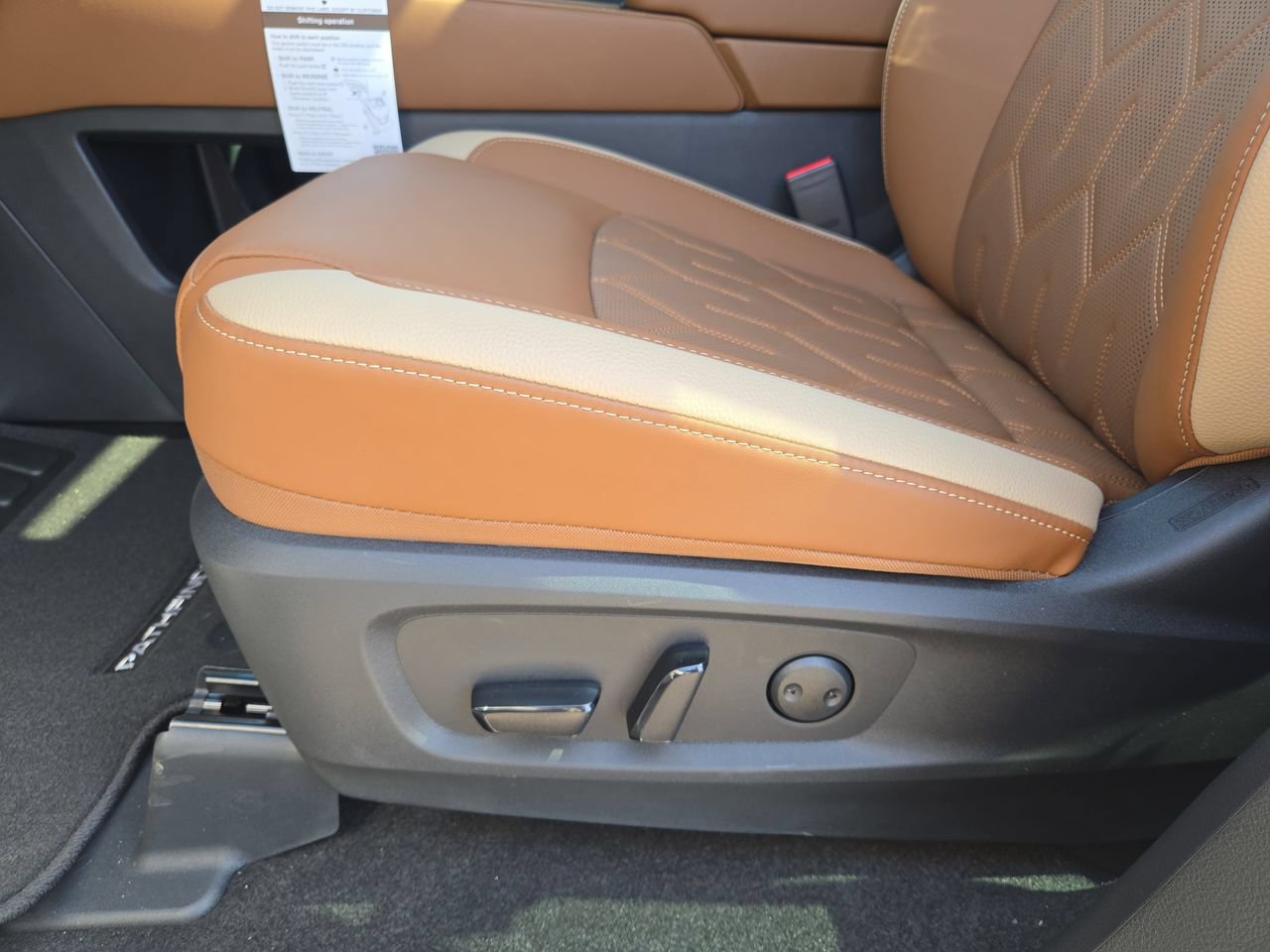 New 2026 Nissan Pathfinder Platinum w/ Cargo Package FWD image 31