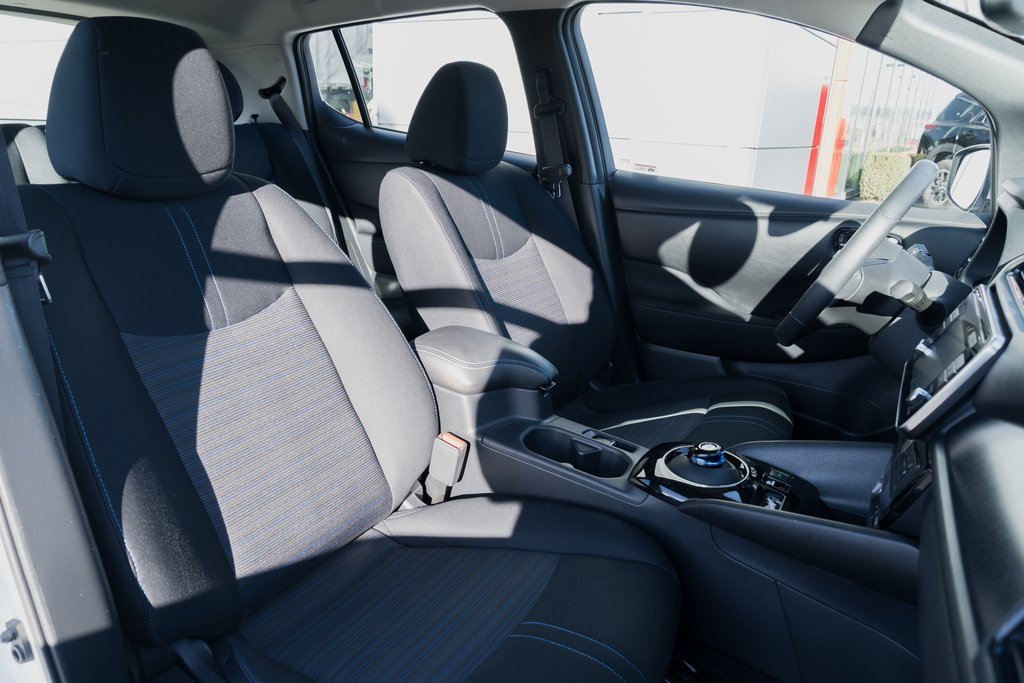 Used 2019 Nissan Leaf SV w/ SV Technology Package image 24
