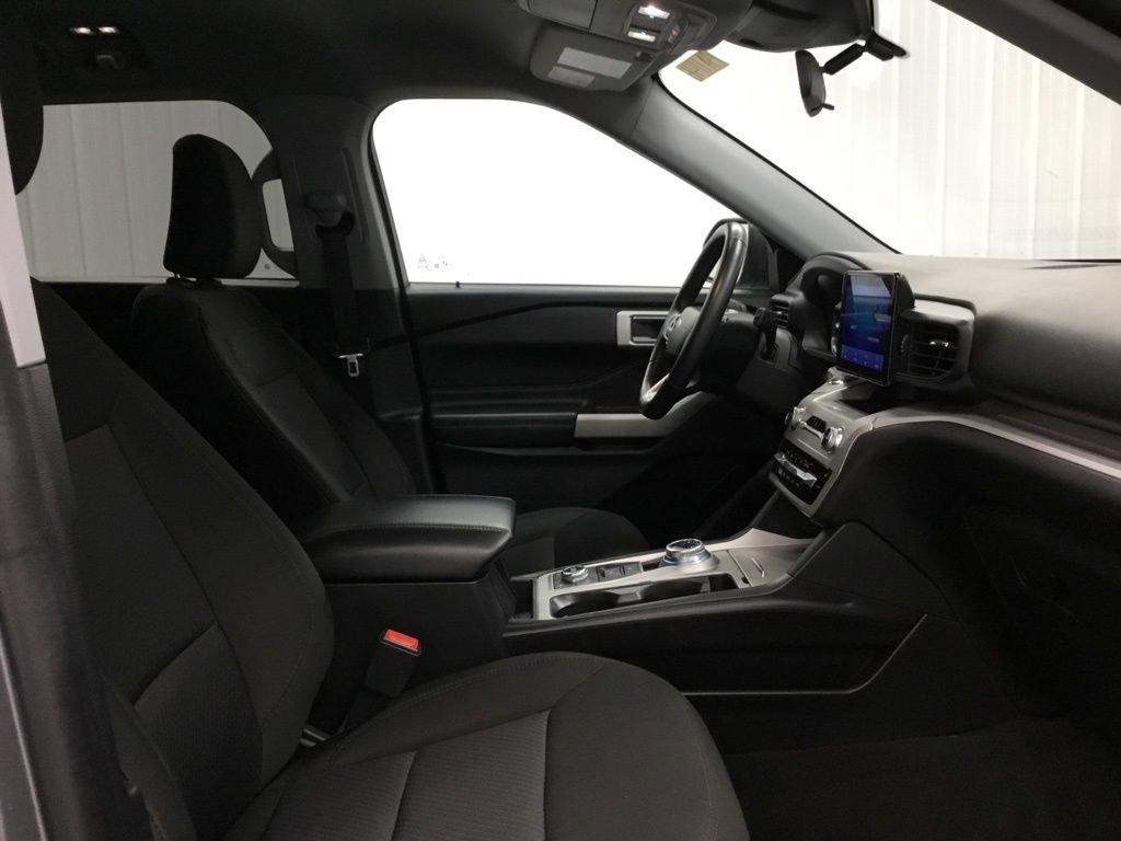 Used 2022 Ford Explorer XLT image 23