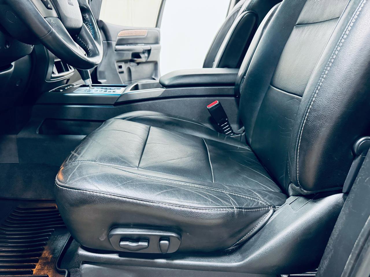 Used 2014 Nissan Armada Platinum w/ 2nd Row Captain Seat Package image 33