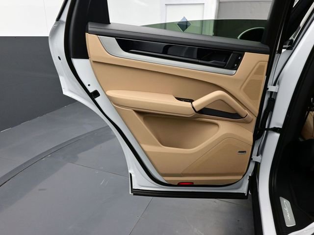 New 2026 Porsche Cayenne S image 13
