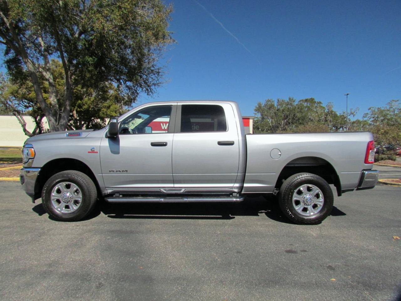 Used 2024 RAM 2500 Big Horn AWD/4WD image 4
