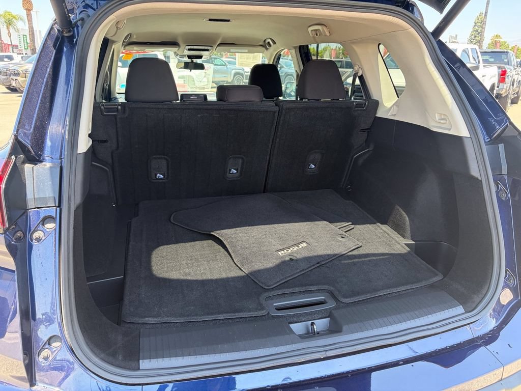 Used 2025 Nissan Rogue SV AWD/4WD image 19