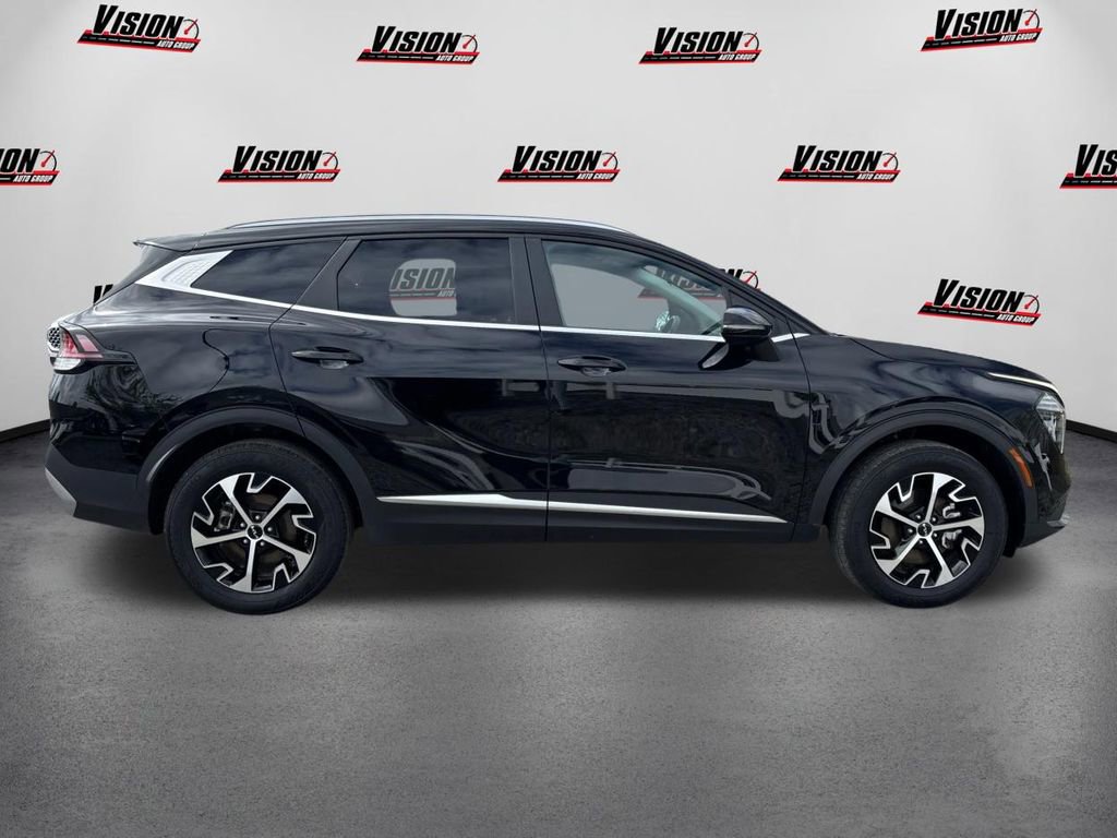 Certified 2024 Kia Sportage EX image 4