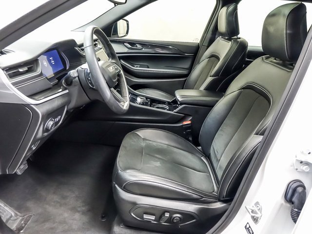 Used 2023 Jeep Grand Cherokee L Laredo image 8