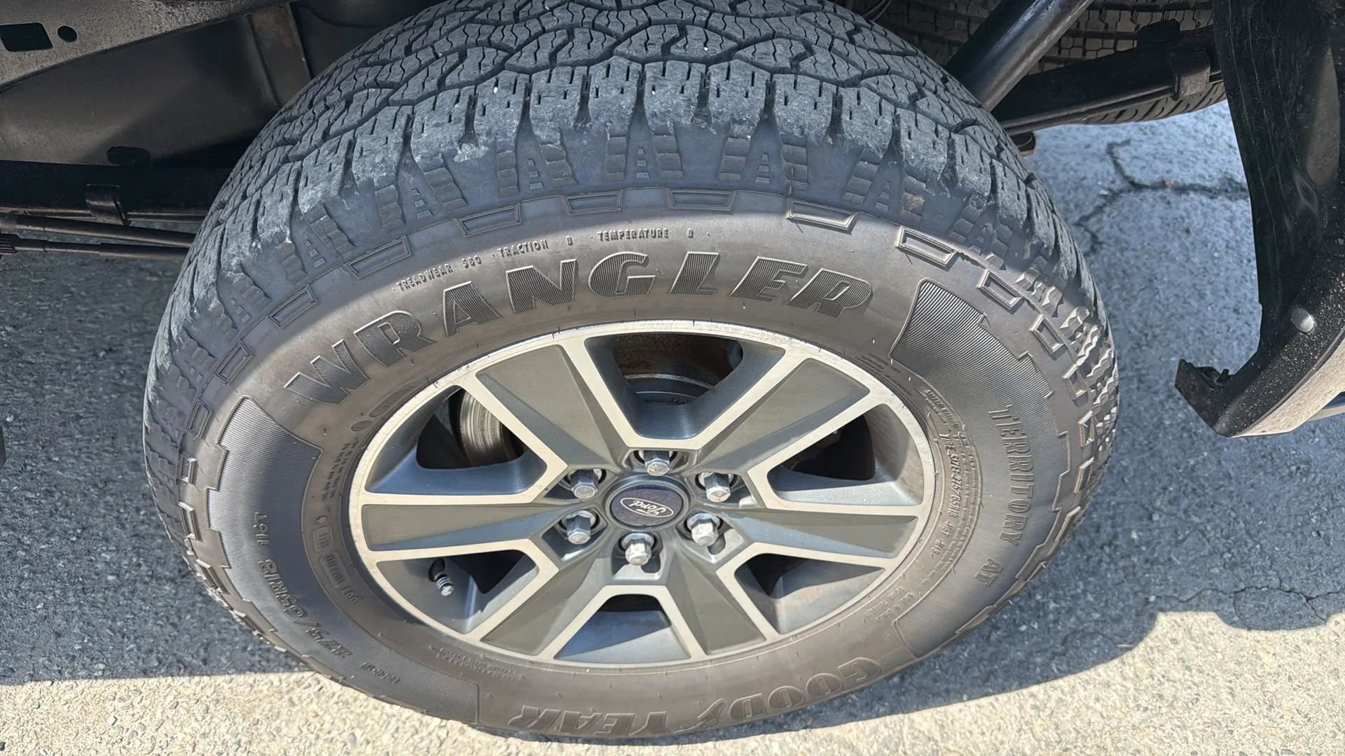 Used 2016 Ford F150 XLT w/ Equipment Group 302A Luxury AWD/4WD image 9